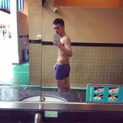 smillxu's profile picture. 月光虽亮，终究冰凉～会抽插
电报https://t.co/4z6VPrumc9