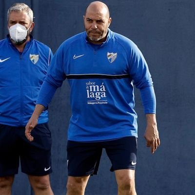 Téc.grado superior Fútbol.
Exfutbolista prof. Málaga C.F.,U.D. Rayo Vallecano,U.D.Almeria,Real Oviedo,Melilla.
2⁰ Entrenador Málaga C.F.
Personal trainer.