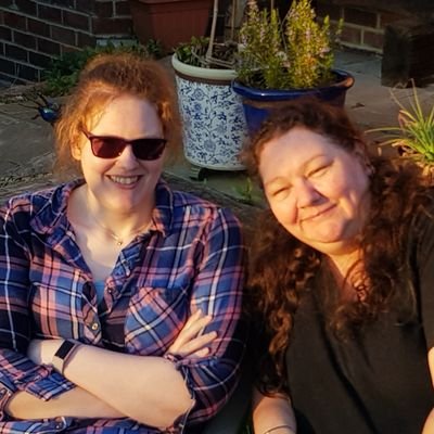 Mother (Lynn) and Daughter (Emma) Coeliacs. Tweets by mainly Emma about gluten free eating. Two spoonies.