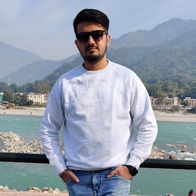 mchandnani16's profile picture. 