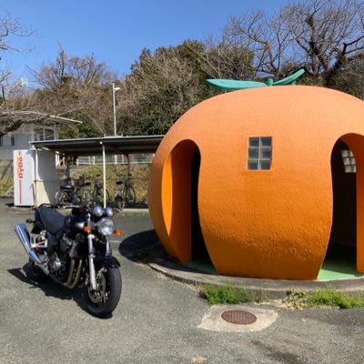 楽しく笑える、言葉や写真が大好物🥰楽しいは正義(押し付けはしません) 2018年大型二輪取得の初心者。愛知でまったり走行。丸目ネイキッドが好み。色々いいね&リツイートします。沢山の人と繋がって楽しみたいですね😆#バイクダー®︎です(俳″句ダー) #GSX1400 #GSF750
