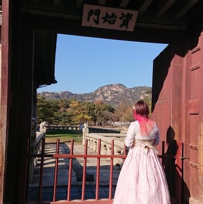 未経験30代からエンジニア目指してテックキャンプ受講!
就職してOJT研修✨
SES案件先でお仕事中☆
プログラミング講師もしてます!
プログラミング仲間や情報交換出来たらと思ってます🌸
仲良くなれそうと思って頂けたら気軽にフォローお願いします🍀
