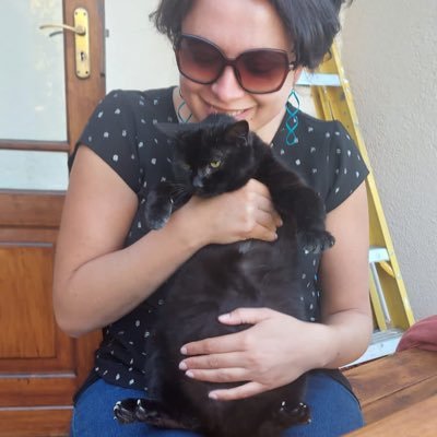 SimoneFouche's profile picture. NGS and genomic dark matter 💜💜💜