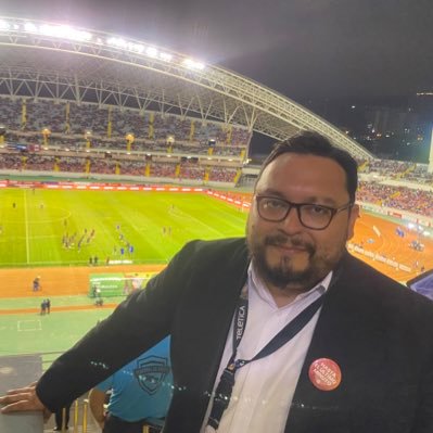 Periodista y relator deportivo de Teletica Radio y TD Más