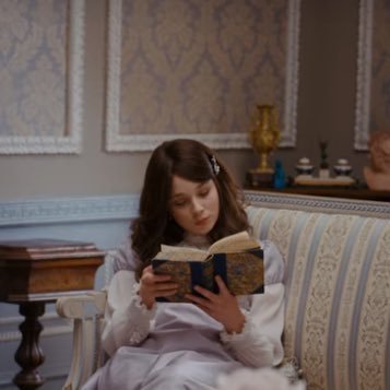 Bridgertonlov3's profile picture. A bookworm who wants to talk about her addiction with Bridgerton🐝 she/her 10/30📚 INFP