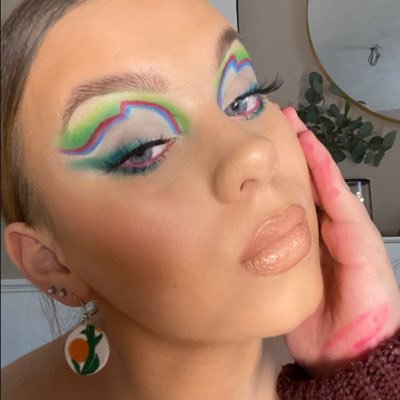 Alexandra_muax's profile picture. Makeup artist trained in : Makeup , Beauty , Special Effects , Tanning , Eyelashes and Nails. Bedfordshire based.    instagram @alexandraramscarmua