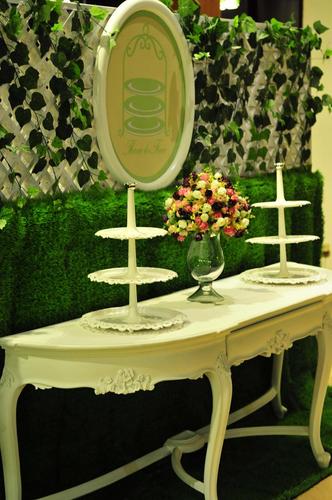 Three to Five Afternoon Tea Cafe // (022)7234297/93682857 // Open daily 7 a.m. to 10 p.m. // Weekends 9 a.m. to 11 p.m. //  Afternoon tea 3 p.m. to 5 p.m.