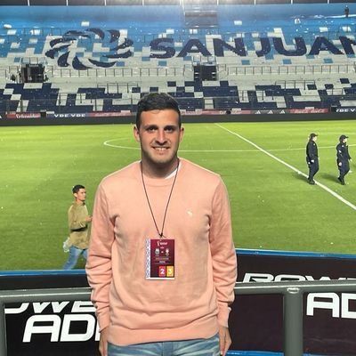 Periodista deportivo. Productor de Saca Del Medio en @Continental590; Palo y Afuera en @TNTSportsAR