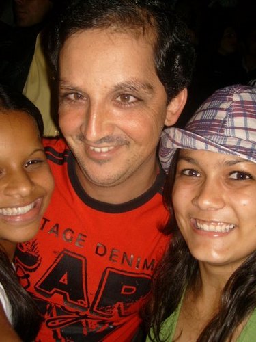 sou moreno, baixo, mineiro e professor de historia