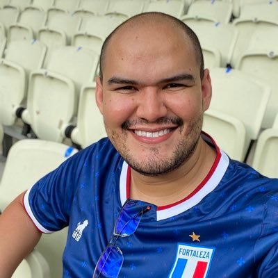 32, Produtor de Camarão, apaixonado pelo Fortaleza Esporte Clube.