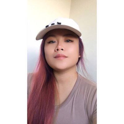 itsravenreyes's profile picture. Don’t look here