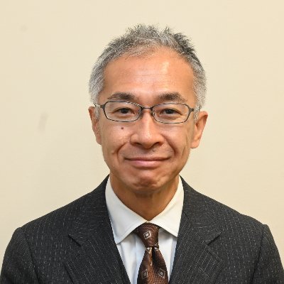 #雨漏り #外壁 #屋根 #外装修繕 のスペシャリスト。年間100件以上の建物調査を行う中で、耐久性が高い木造家屋は #雨仕舞 (雨水を建物外部に排出する仕組みなど)が整っていることに着目。「塗膜では雨水浸入を防げない/外壁塗装の意義は人間ドックのそれと同じ」との持論に基づく啓蒙活動を推進。#雨漏り診断士協会 理事。