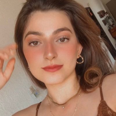 elisasuarz_23's profile picture. Estudiante de medicina//22 años