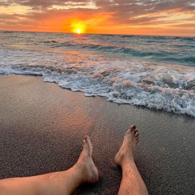 _helpmesleep's profile picture. 😴🥱💤