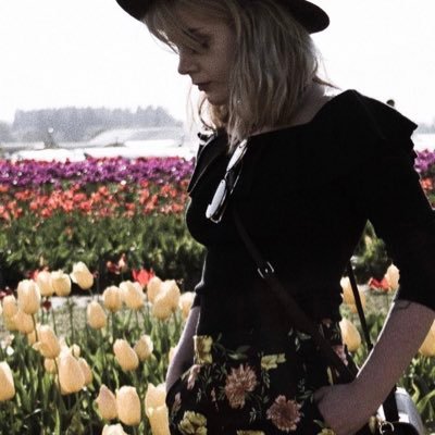 uxhilarating's profile picture. ux interested  - ui motivated - here to browse