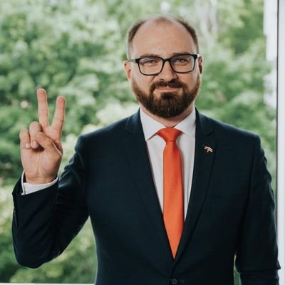 Алесь Лапко. Head of the Belarusian Youth Hub @BYHUBorg ✸. Representative of @BelarusInPoland 🌐. Love Belarus🤍❤️🤍 
Support Ukraine🇺🇦