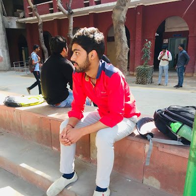 ईश्वरः परमः कृष्णः सत् चित् आनंद विग्रहः
अनादिरादिर गोविन्दं सर्वकारणकारणम् ..🙏
हरे कृष्णा
जय श्री राम ||