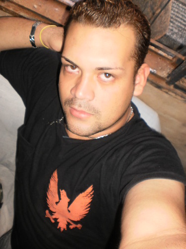 EdinhuMattos's profile picture. Loucos são aqueles malucos, que nos chamam de doidos enquanto somos apenas pirados...

add comunidade:http://t.co/v6rzctZNaw