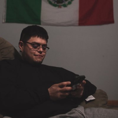 Your favorite photographer🤪// DM FOR SHOOTS // Para La Familia, soy El Junior☠️ //