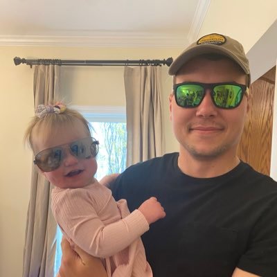 JohnnyRobinso19's profile picture. Meme Connoisseur