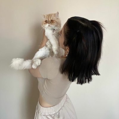 solhoew's profile picture. 