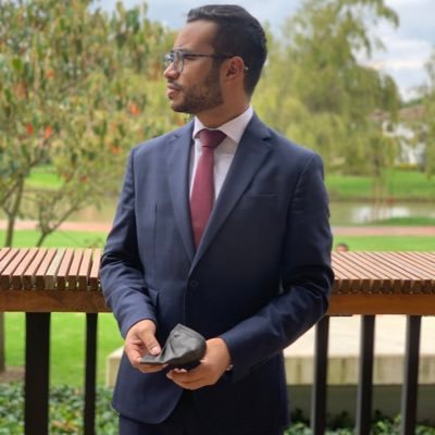 Soy Médico, doy anestesia y amo pajarear. Instagram: felipeherazo