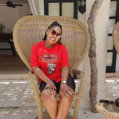 Shinegal_Clarah's profile picture. A woman of my own stands/standards