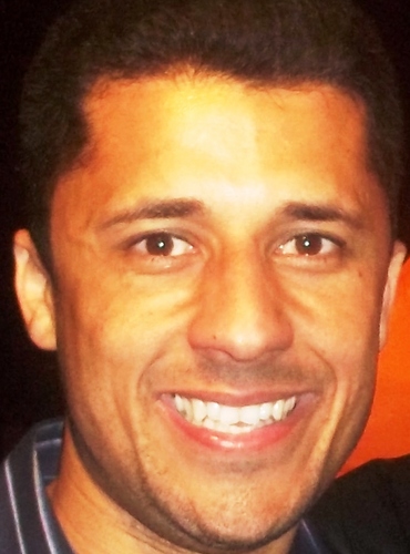 Apaixonado por Jesus, Cantor e Compositor de Musica Gospel.