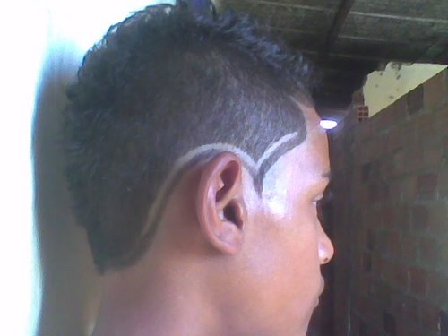 sou fã do neymar e adoroooo futebol....