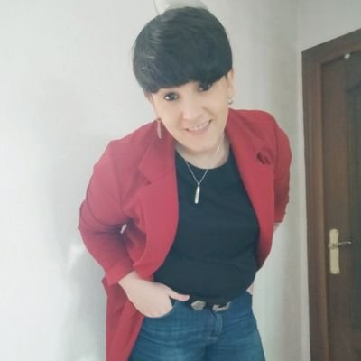 Revolucionaria, feminista y sindicalista a tiempo completo.
🔻🏳️🌈 Manchega de nacimiento y madrileña de adopción.