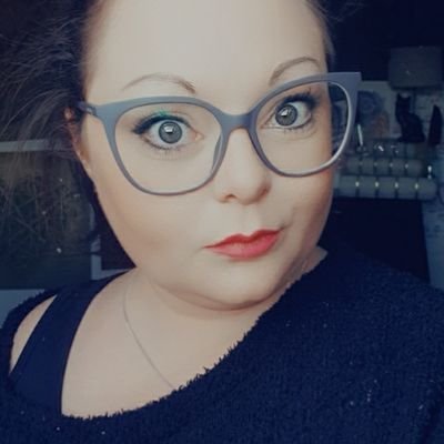 3rd year Biomedical Science student, an avid theatre goer, with a love of performing, gardening, cooking; art & learning new things - Microbiology rules!