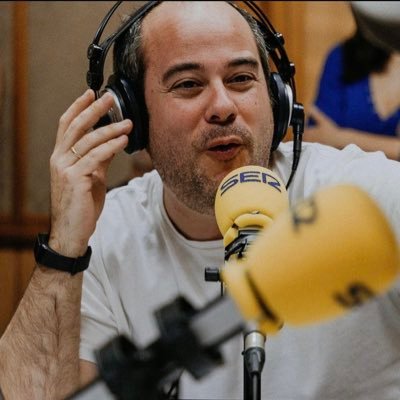 Guionista, productor y presentador. En la radio en @La_Ser➕Sevilla. Orgulloso creador de @Vilimadas #ZafarranchoVilima. Exmodelo curvy.