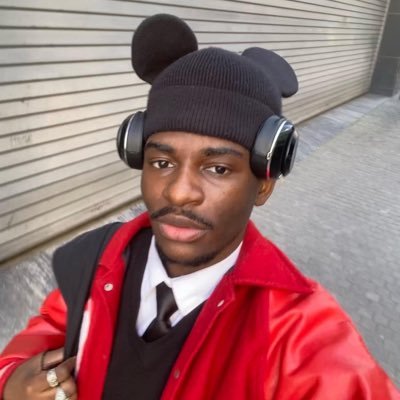 Fashion Enthusiast qui stan l’AfroBeats sous toutes ses variantes🌍 Sur Tiktok à temps partiel: kvnvuza | @temsbaby stan