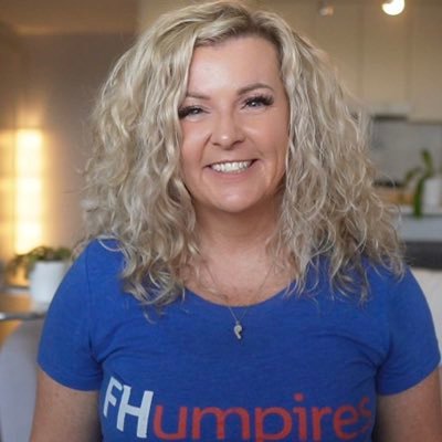 @fhumpires | 🏑hockey umpire coach 📣
@discordcoach | community builder 🙌 

Minimalist, feminist, humanist 🌎