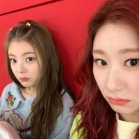 chaeryeong's lesbian phone case(@twitzies) 's Twitter Profile Photo