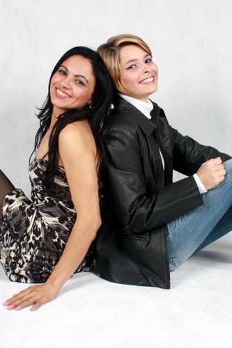 Somos a mais nova dupla sertaneja de São Carlos - SP! Somos a Maria Leal e Lívia. Quer contratar nossos shows? Telefone: (16) - 92146430 - Lucas