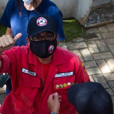 Abogado, Miembro del Grupo de Rescate Caracas, Tco.Electricista.