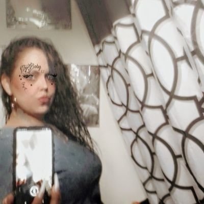 thischickthickk's profile picture. I saw a butterfly in hell today.. will I die or go to jail today...