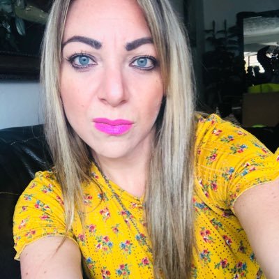 PatriciaGuzmn's profile picture. • • • (((Reggae ♥ Ŀ☼VΞ))) • • •