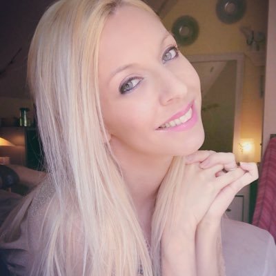 thelifeofkat's profile picture. ☮️💟☯️