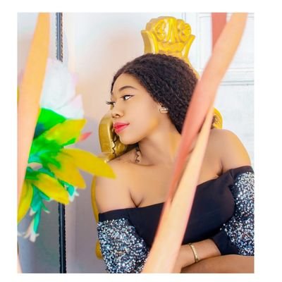 Realtor|
Writer| Nurse| Beauty enthusiast| Ada Enugu| Baby girl