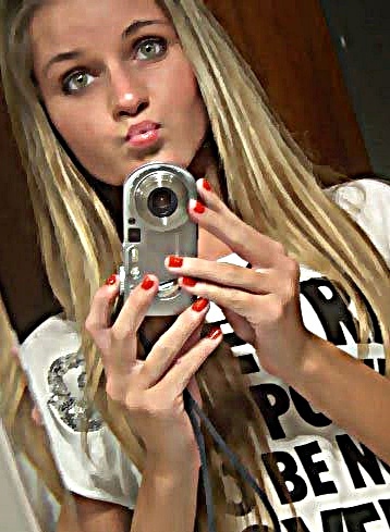 Aqueela saafaadinha de seus soonhos :9
MSN : carlabuenos.1@hotmail.com
SOU Htinha do @Japa_84 oksoksokspka :)