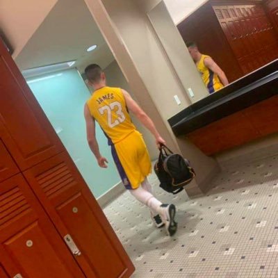 knowntroller's profile picture. I don’t deserve to be on this planet.