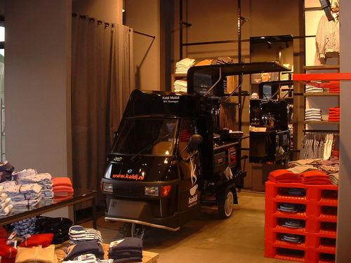 Lekkere koffie en thee op lokatie, op evenement, markt en braderie.
Ach, waar eigelijk nie, overal waar u wil, zet ik mijn Piaggio stil.
Bel: 06-51486590