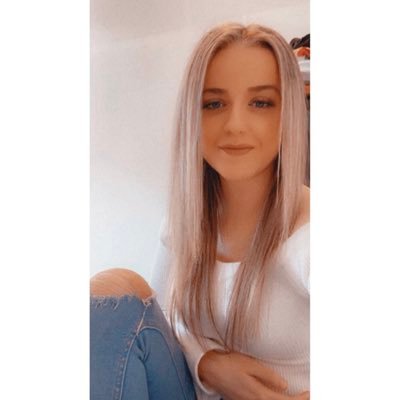 zoemariedesign's profile picture. Senior Product Designer, Manchester 🌸