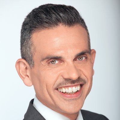 50 anni. Padre, Manager e Runner. Una laurea in Economia. Ed una straordinaria opportunità professionale