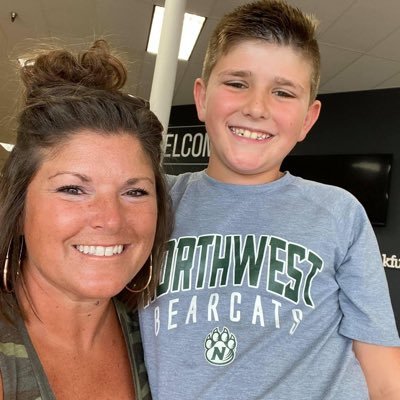Leader of the Dew Crew, Mother of 3 wild & crazy Dew boys, Wife, Teacher and a Proud Spoofhound 💚💛🤍