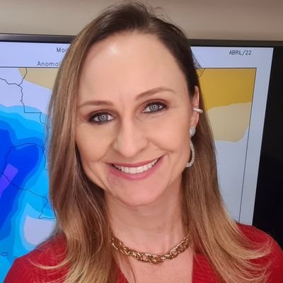 Meteorologista formada pela UFPEL com mestrado na USP na área de tempestades. Sócia Diretora na empresa MetSul. Mais de 20 anos de previsão do tempo.