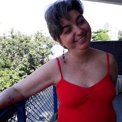 Escritora, surda, visão subnormal, cheia de Luz para dar e palavras de Amor,Viva a vida intensamente!!! 🚩🚩