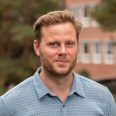 MD, PhD. Assistant professor at Karolinska Institutet. PI: Social Perception Lab